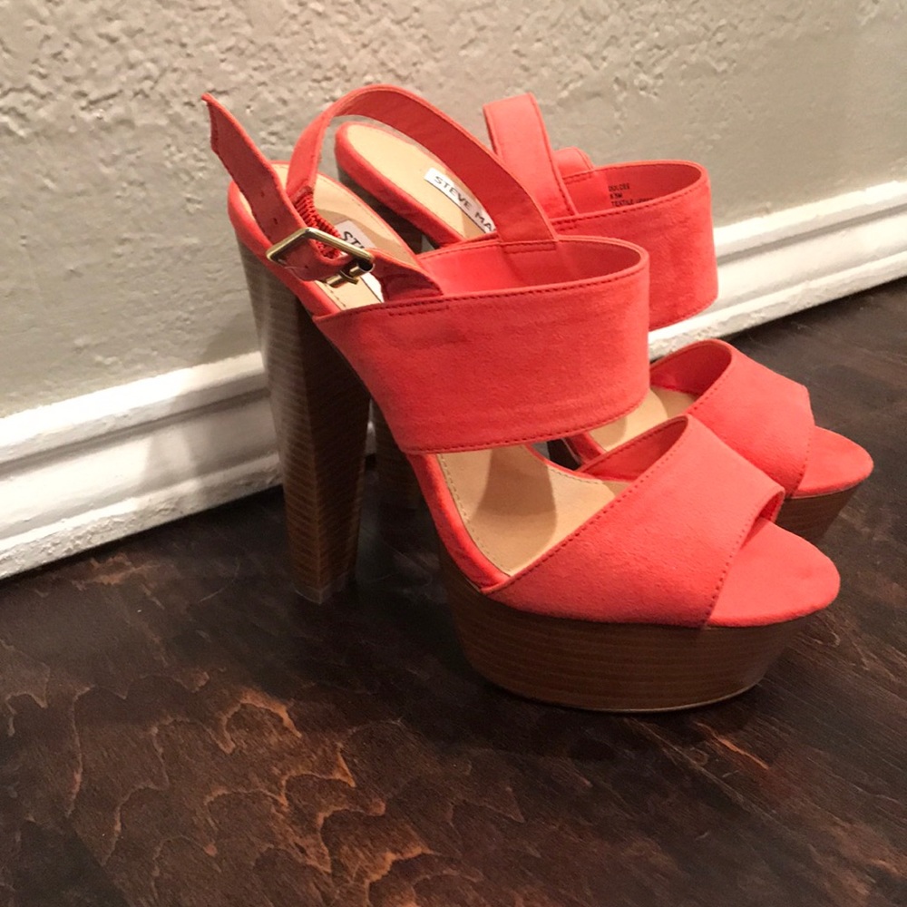NEVER WORN Steve Madden sandal!